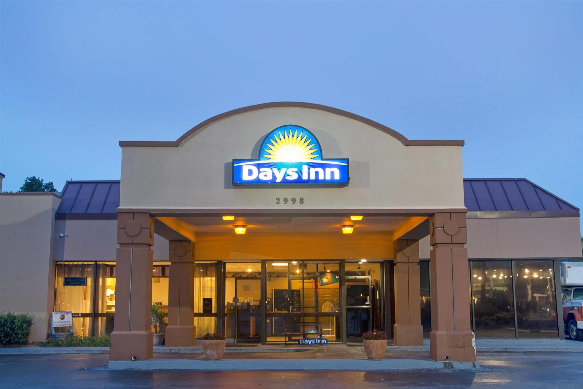 Days Inn & Suites By Wyndham Charleston Airport West North Charleston Eksteriør bilde