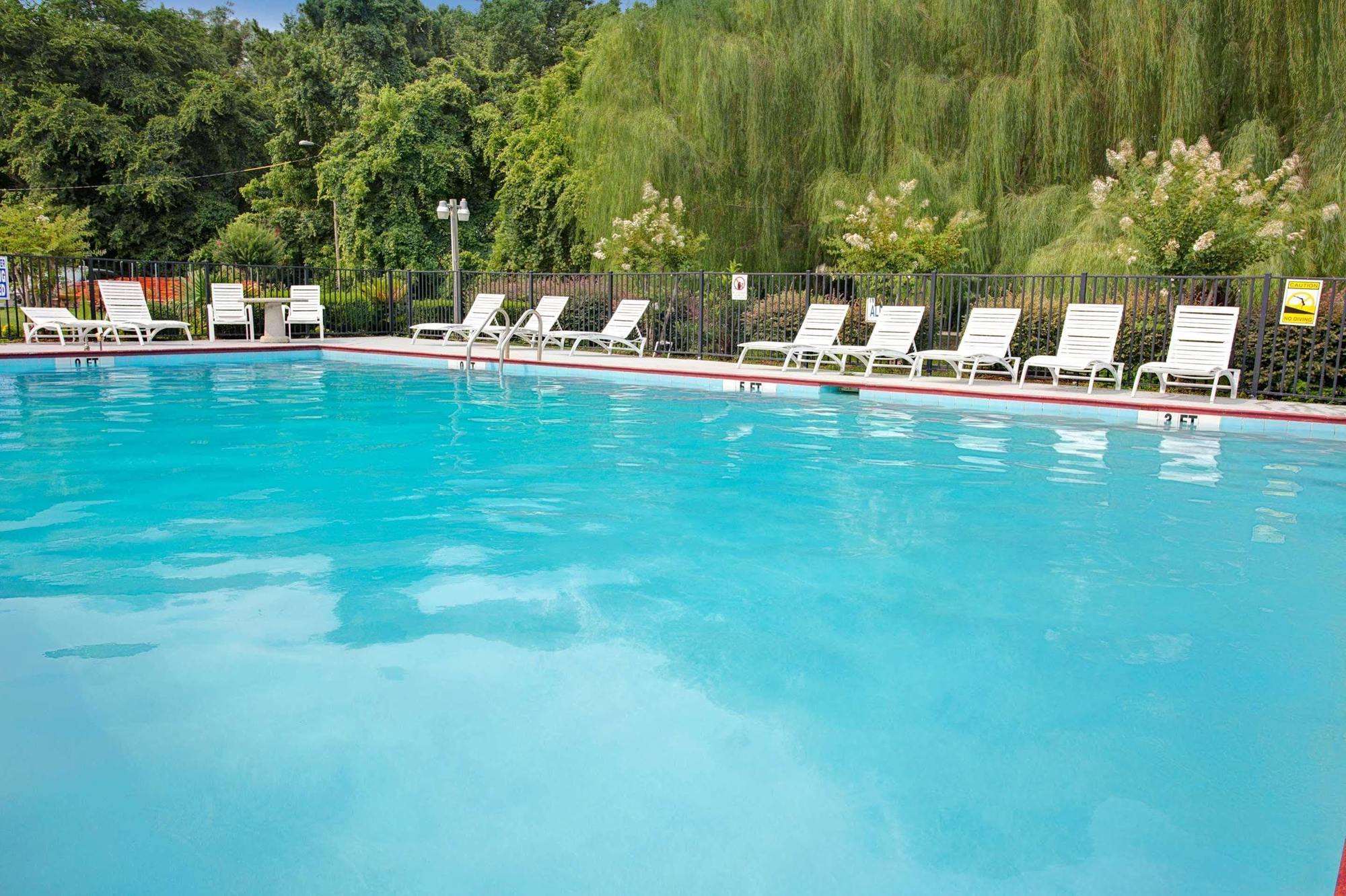 Days Inn & Suites By Wyndham Charleston Airport West North Charleston Eksteriør bilde