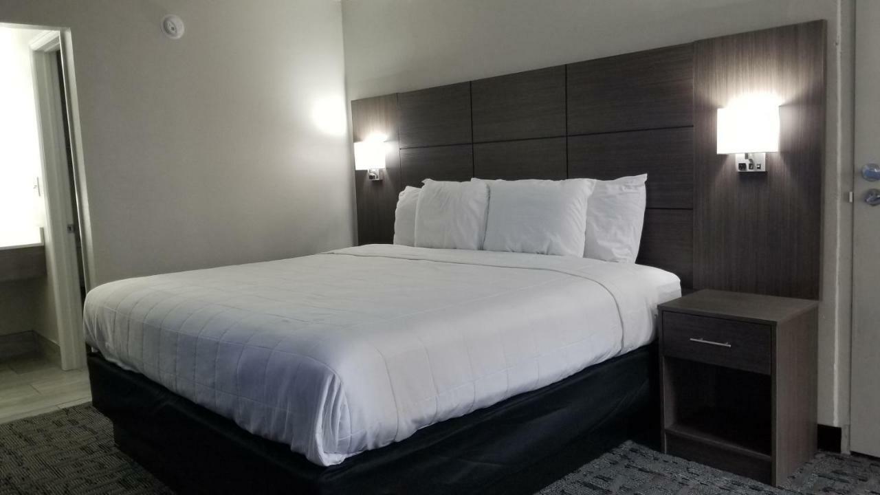 Days Inn & Suites By Wyndham Charleston Airport West North Charleston Eksteriør bilde