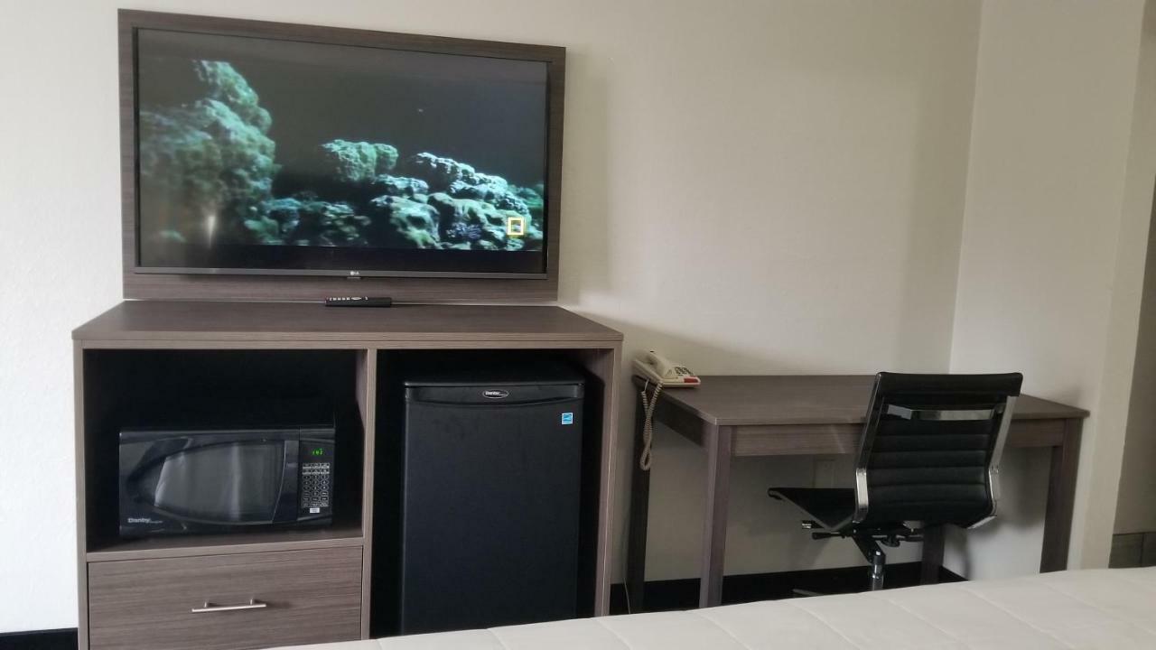 Days Inn & Suites By Wyndham Charleston Airport West North Charleston Eksteriør bilde