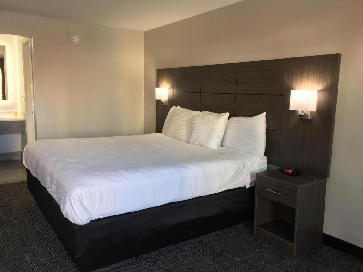 Days Inn & Suites By Wyndham Charleston Airport West North Charleston Eksteriør bilde
