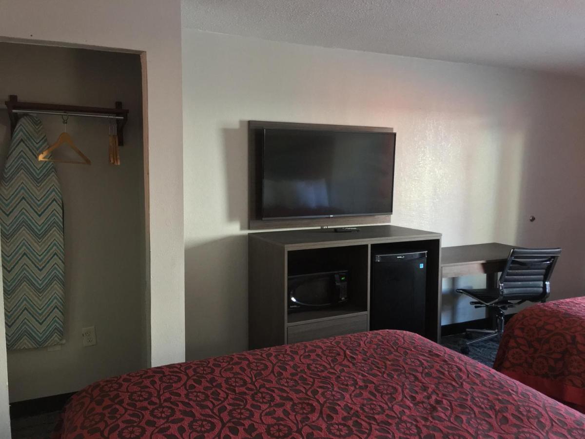 Days Inn & Suites By Wyndham Charleston Airport West North Charleston Eksteriør bilde