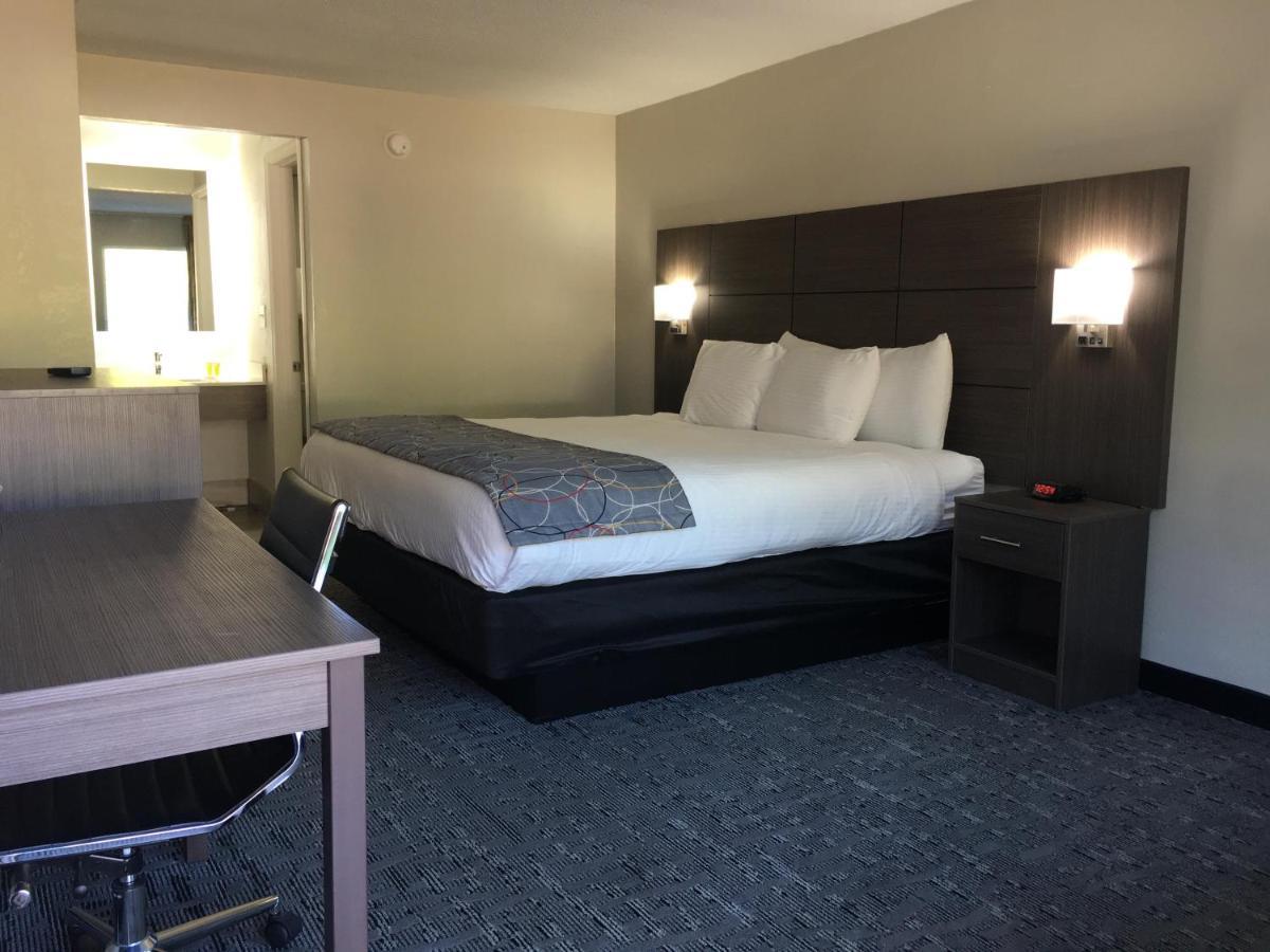 Days Inn & Suites By Wyndham Charleston Airport West North Charleston Eksteriør bilde